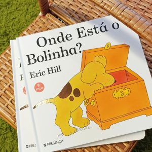 "Onde está o Bolinha?" é um livro com abas! O Bolinha é um cão que joga às escondidas com a mãe. Temos de o procurar entre as abas e ver as incríveis suspresas que vão aparecer!