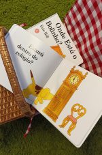 "Onde está o Bolinha?" é um livro com abas! O Bolinha é um cão que joga às escondidas com a mãe. Temos de o procurar entre as abas e ver as incríveis suspresas que vão aparecer!