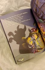 "Vamos à caça de monstros" é um incrível livro sobre monstros! Um grupo de amigos junta-se para caçarem aquilo que mais lhes mete medo.