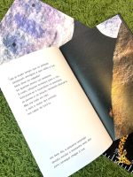 "A que sabe a lua?" é um clássico da literatura infanto-juvenil. Este é um livro em que os animais desejam saber há já muito tempo se a lua seria salgada ou doce.