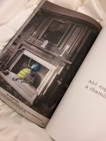 Do reconhecido autor Oliver Jeffers, "Há um fantasma nesta casa" é um álbum ilustrado cómico e encantador, apesar do tema.