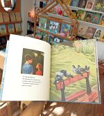 O livro "Irmãos" da editora Orfeu Negro, aborda o tema familiar da amizade entre irmãos. Por muito que eles sejam diferentes tanto na aparência, como na sua personalidade, eles são irmãos.