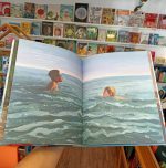 O livro "Irmãos" da editora Orfeu Negro, aborda o tema familiar da amizade entre irmãos. Por muito que eles sejam diferentes tanto na aparência, como na sua personalidade, eles são irmãos.