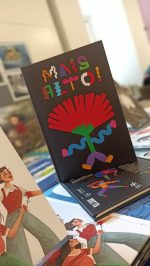 "Mais alto!" é um livro ilustrado que pode e deve ser acompanhado pelas canções do CD que o livro traz.