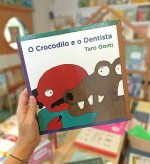 O livro "O crocodilo e o dentista" é um livro humorístico do autor japonês Taro Gomi. Com o texto simples em repetição torna a leitura mais mais agradável e divertida.
