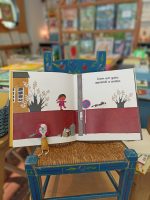 O livro "Os meus amigos" do autor Japonês Taro Gomi, transmite uma mensagem simples e bonita. Passamos por pessoas e aprendemos sempre alguma coisa com elas.