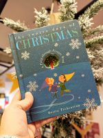 Introduza as crianças à canção tradicional The Twelve Days of Christmas neste bonito livro com ilustrações de Britta Teckentrup.