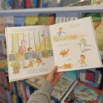O livro "Uma Família Desligada" aborda de forma divertida um tema sério: o excesso de uso de ecrãs prejudica as relações familiares.