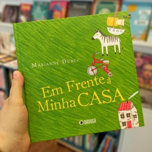 Em frente à minha casa