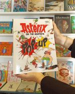 "Asterix on the warpath - Pop-Up Book" um livro em três dimensões, que conta a história passada na aldeia dos irredutíveis, a algazarra assume o estatuto de verdadeiro desporto nacional.