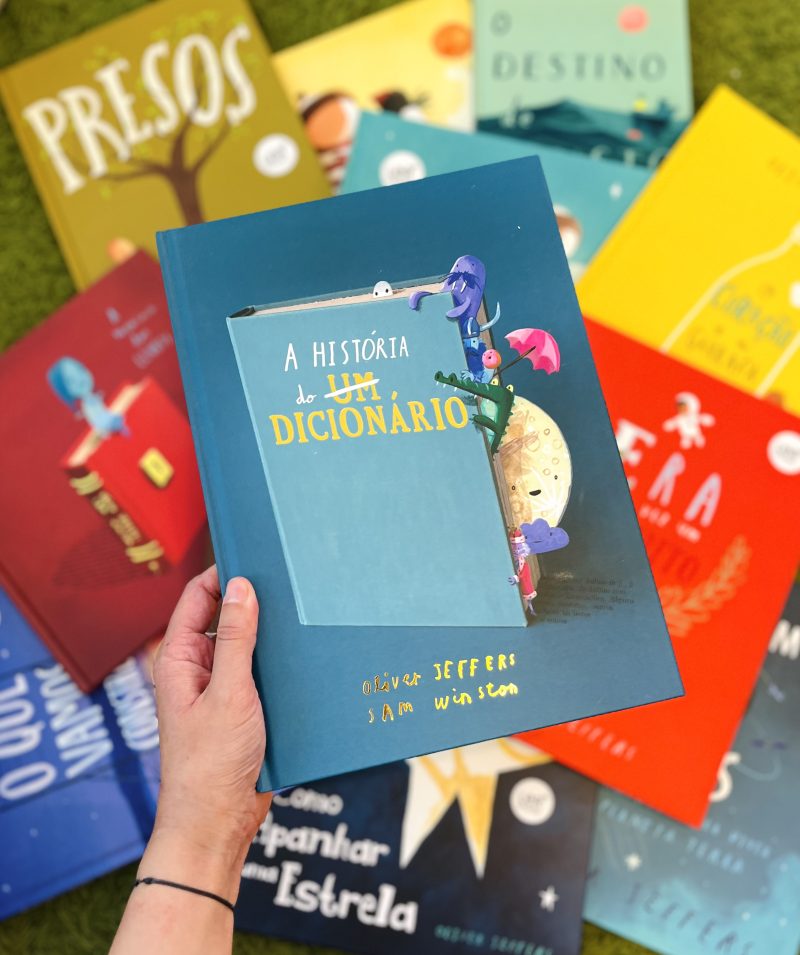 a-historia-de-um-dicionario-grupo-editorial-presenca-oiver-jeffers-sam-winston-faz-de-conto-livraria-scaled