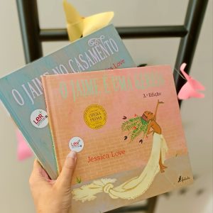 O livro ilustrado "Jaime é uma sereia" é o primeiro da autora Jessica Love. Aborda  a celebração da individualidade e uma vitória do amor incondicional.