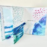Os autores de "Um mar" convidam ao mergulho neste livro poético e nas suas belas ilustrações, através dos sentidos do leitor.