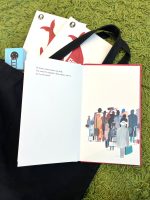 “Como meter uma baleia numa mala” é um álbum ilustrado do autor Raul Nieto Guridi. Um livro que torna palpável aquilo que nos é intangível de guardar: as memórias.