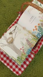 O livro "A colheita do Ratinho" é um álbum com ilustrações de Mar Ferrero, nas quais podemos observar as mudanças de estação e a sua influência nos seres vivos. Um elogio à Natureza, aos ciclos da vida e à harmonia dos habitantes da terra.