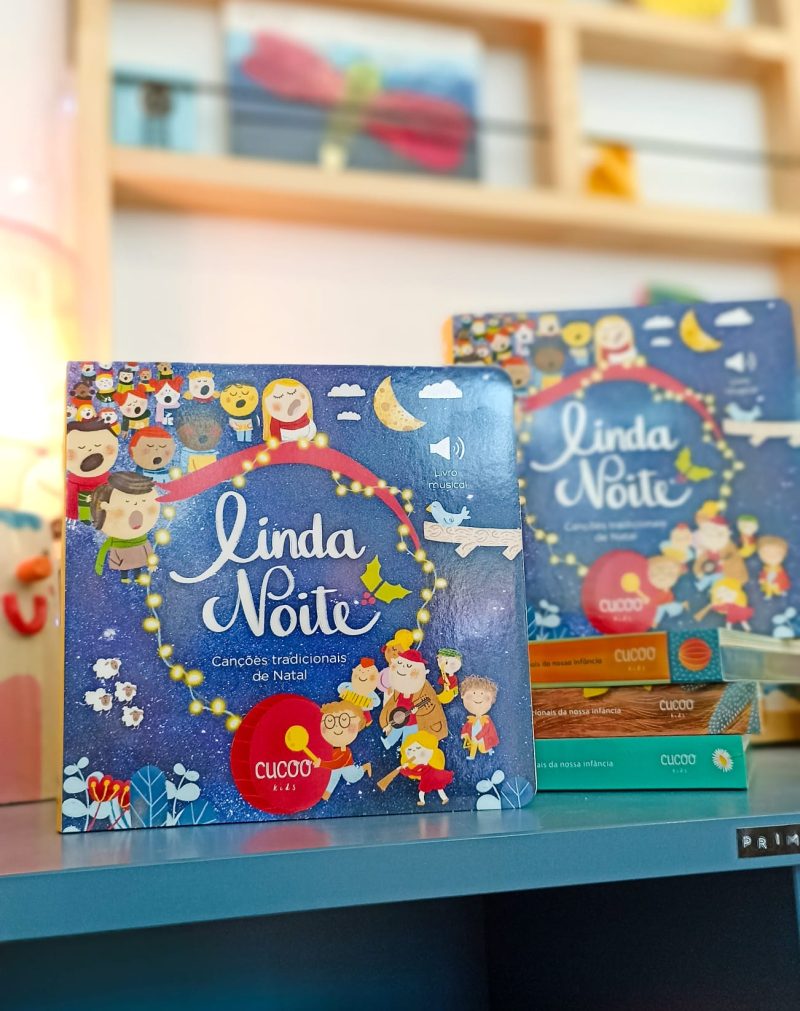 O Linda Noite é um livro musical interativo de canções tradicionais portuguesas alusivas ao Natal interpretadas pelo Coro Infantil Crescendi e com ilustrações da portuguesa Marta Calado.