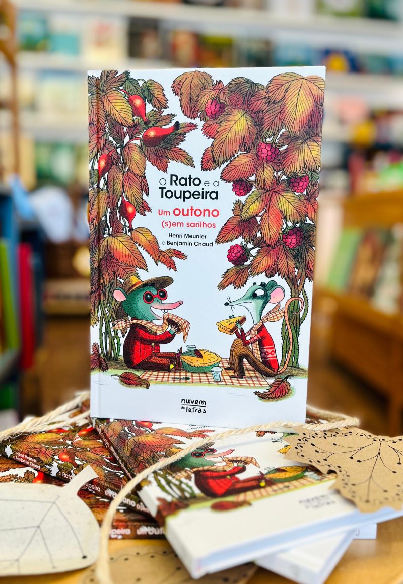 O livro ilustrado por Benjaminn Chaud "O rato e a Toupeira - Um outono (s)em sarilhos " é um livro dividido por três capítulos, excelente para começar a ler no iníco do outono.