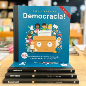 "Democracia!" é um livro ilustrado e informativo que explica e prepara os mais pequenos sobre este assunto tão poderoso e ao mesmo tempo delicado.