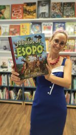 Fábulas de Esopo de uma forma nunca antes vista com este livro pop-up lindamente desenhado e ilustrado, criado pelo engenheiro de papel Kees Moerbeek . Juntamente com as ilustrações excepcionalmente belas de Chris Beatrice e Bruce Whatley, a engenharia de papel de Moerbeek dá vida a estas fábulas.