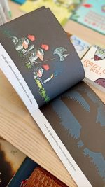 O livro “Onde Está o Dragão?” é uma encantadora história escrita e ilustrada por Leo Timmers, que acompanha uma divertida e confusa busca por um dragão que ninguém parece conseguir encontrar — ou reconhecer!