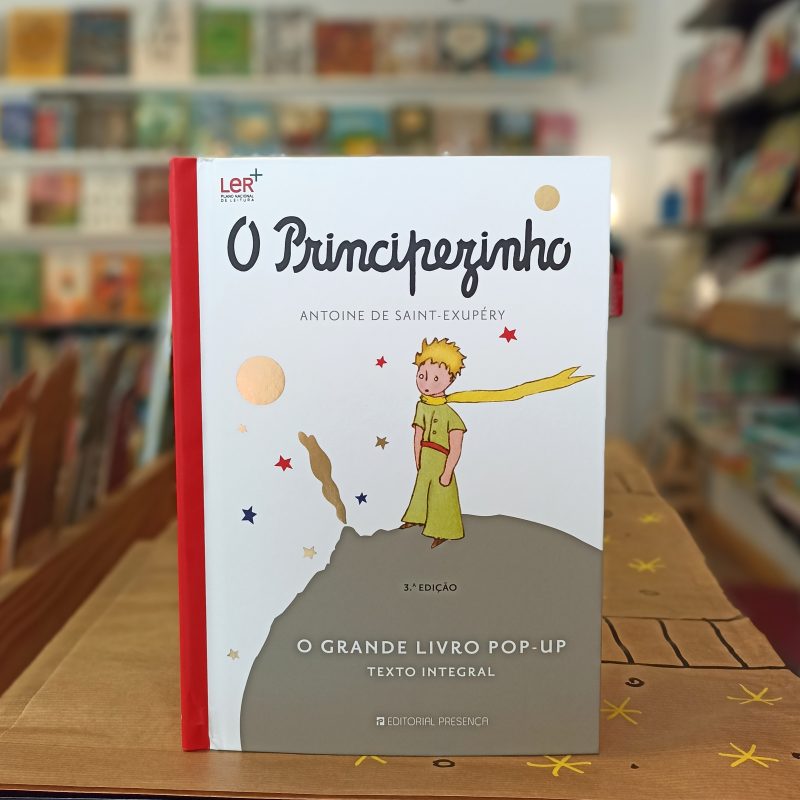 "O Principezinho - O Grande Livro Pop-Up" é uma edição em formato pop-up, sendo que a complexidade das estruturas do papel torna tudo mais mágico vendo esta obra-prima de Saint-Exupéry em três dimensões.