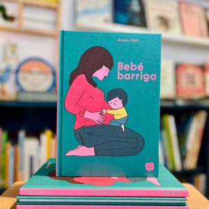“Bebé Barriga" é um álbum colorido e terno. Uma família prepara-se para a chegada do seu segundo bebé, com alegria, surpresas e muita expectativa!
