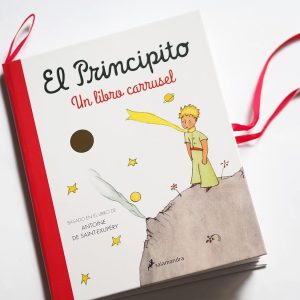 "El Principito" é um livro carrossel! Contém seis imagens com tridimensionalidade. Um livro ideal para os amantes deste conto literário de Antoine de Saint-Exupéry.