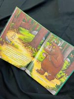 Aventura-te pelo bosque escuro e frondoso nesta histoória do livro "O grufalão" e descobre o que acontece quando um rato muito esperto se vê frente a frente com uma raposa, uma coruja, uma cobra e um grufalão comilão…