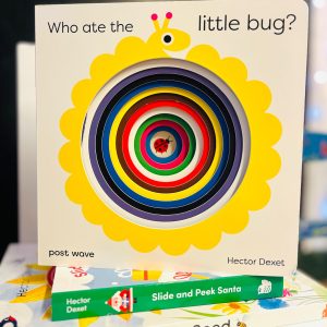 “Who ate the little bug?” é um livro cartonado onde todos os animais negam qualquer envolvimento com o pequeno inseto