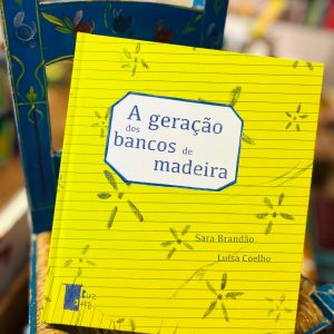 "A geração dos bancos de madeira" é um livro de memórias de uma menina de doze anos, dedicado aos seus avós. Pessoas que foram bastante importantes no seu crescimento.